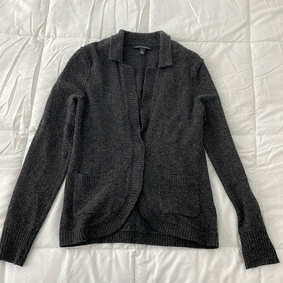 Banana Republic - Picture 1 of 11